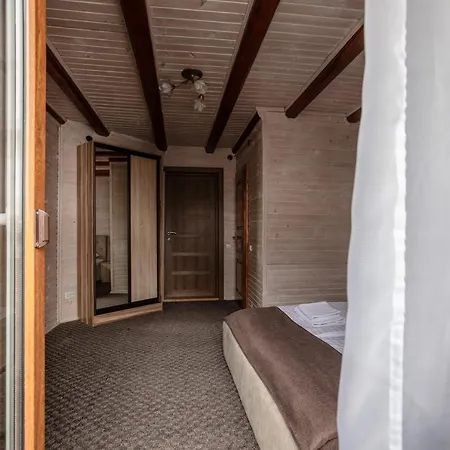 Hotel Dovbushanka *